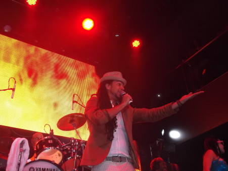 Kes The Band Talks with Crowd at Stage 48 in NYC