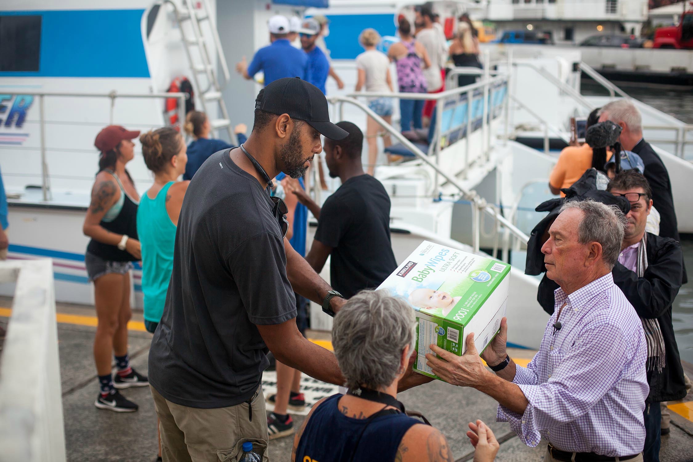 Tim-Duncan Michael-Bloomberg St Thomas
